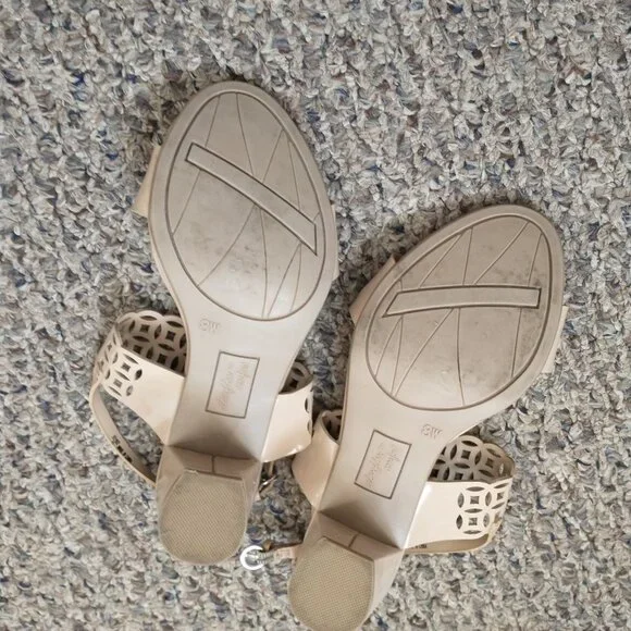 Shoes - Picture 4 of 6